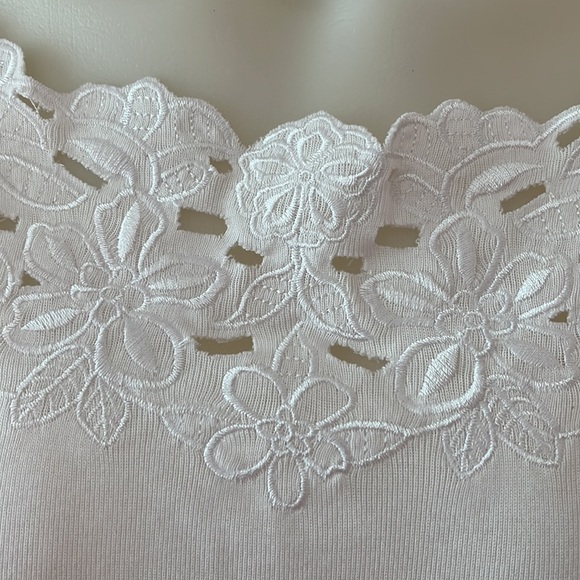 White Valerie Stevens top, Large - Picture 3 of 5